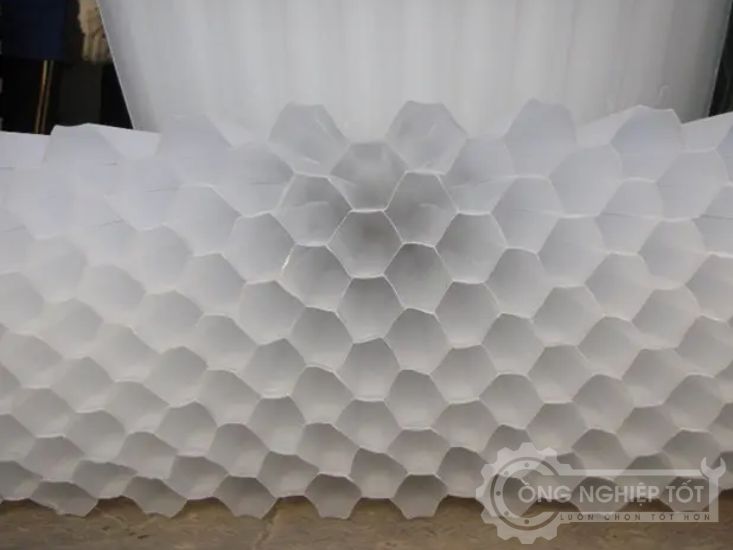 Tấm lắng Lamen D35 nhựa PP